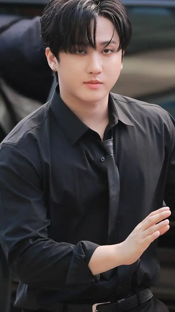 ai character: ♠︎Changbin♠︎ background