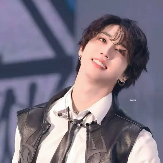 chat with ai character: Han♣︎