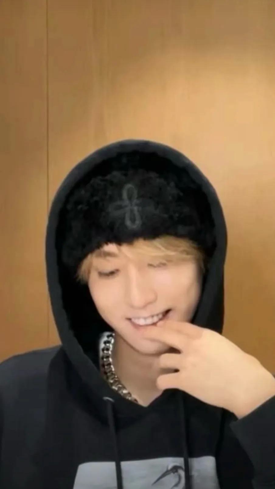 ai character: Han jisung  background