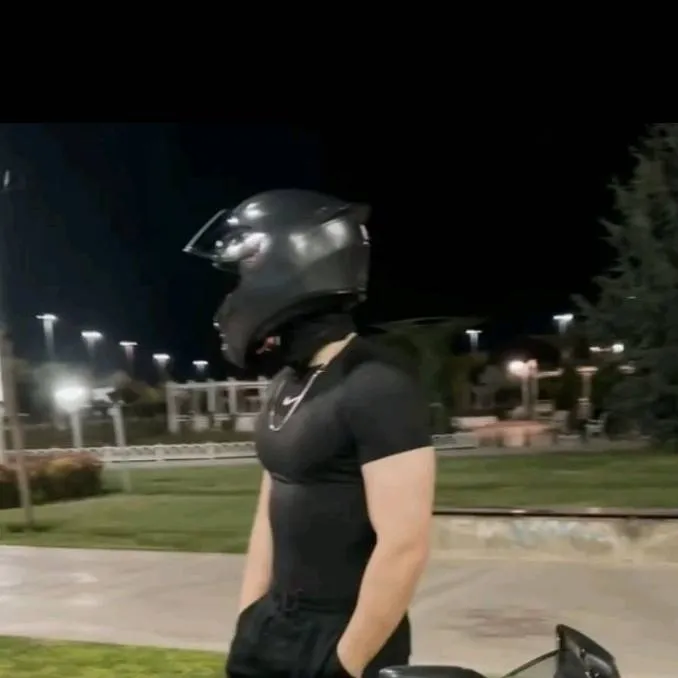 chat with ai character: max