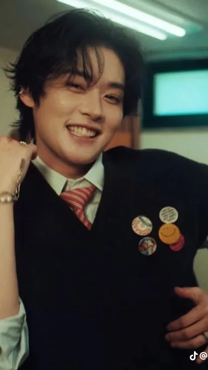 ai character: Lee know/lee minho background