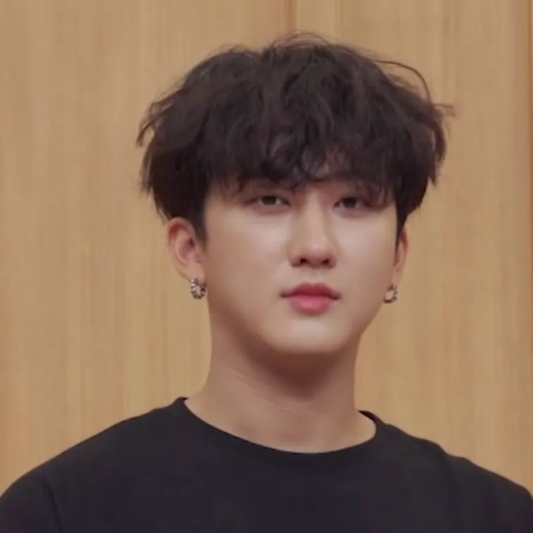 chat with ai character: changbin 