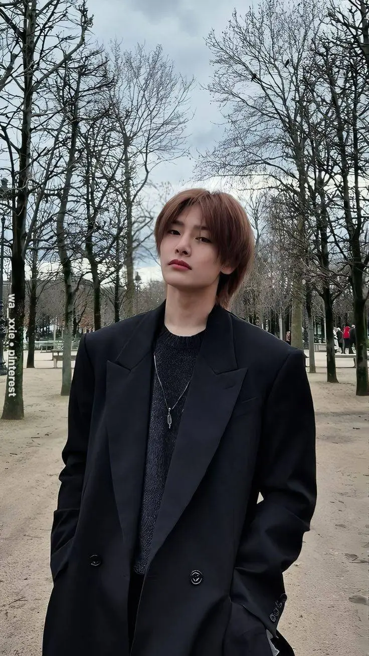 ai character: Jeongin  background