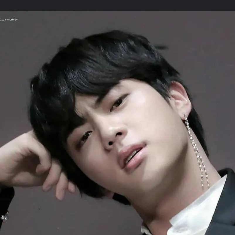 chat with ai character: Jin 