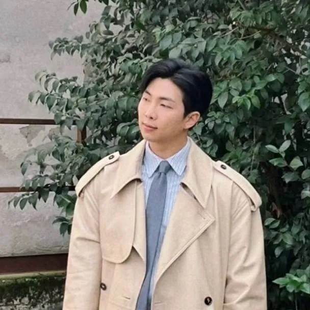 chat with ai character: Namjoon 