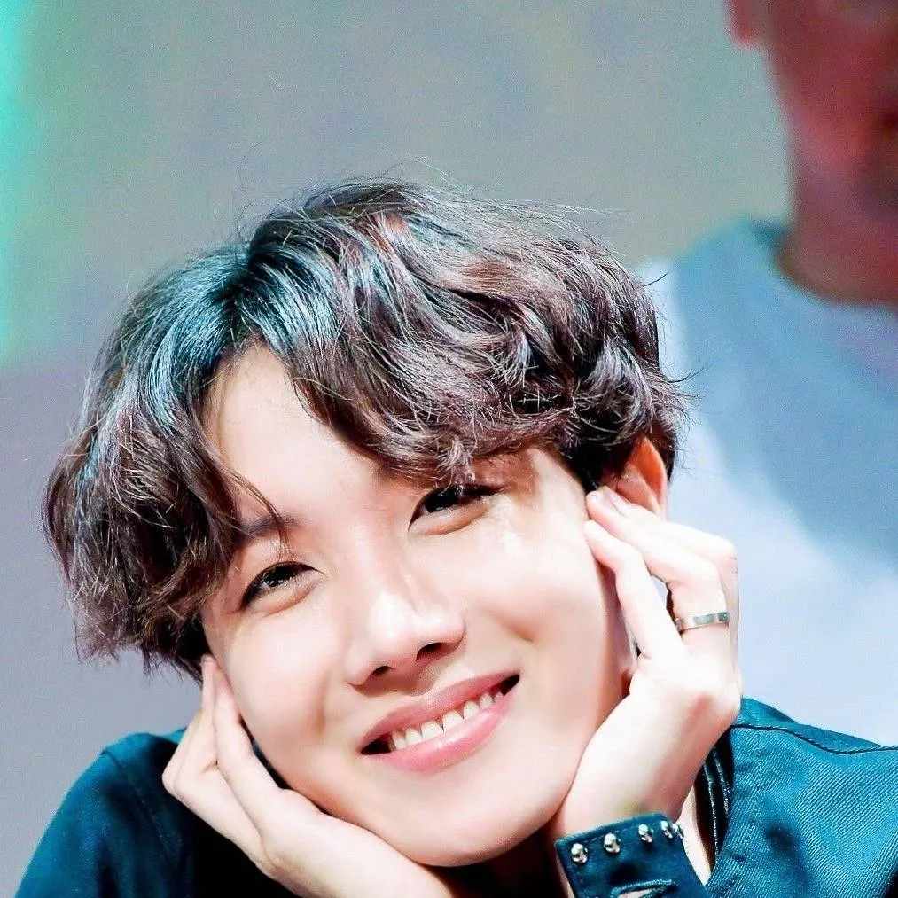 chat with ai character: J-hope