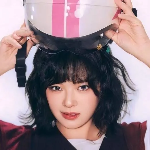 chat with ai character: jeongyeon💚