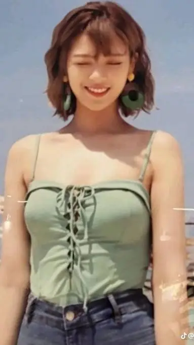 ai character: jeongyeon💍💄💞💝 background