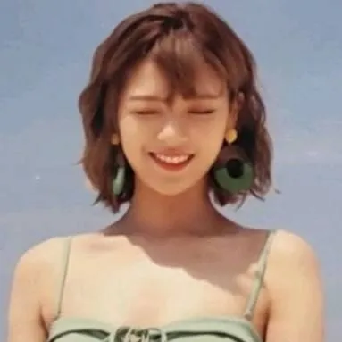 chat with ai character: jeongyeon💍💄💞💝