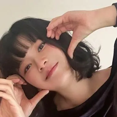 chat with ai character: jeongyon 