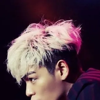 chat with ai character: Choi seung hyung 🎀