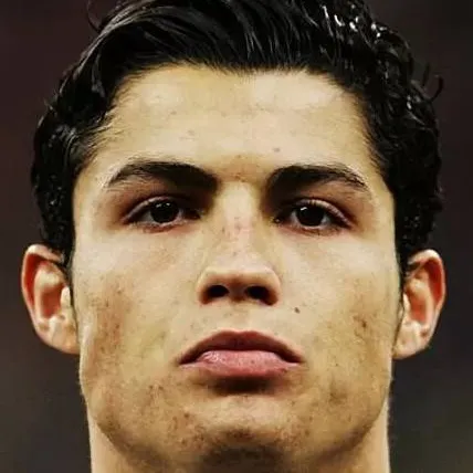 chat with ai character: Ronaldo 