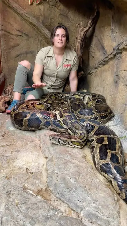 ai character: Natalia Svetlana  background