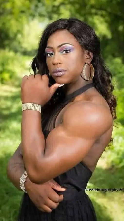 ai character: Monique Jones: background