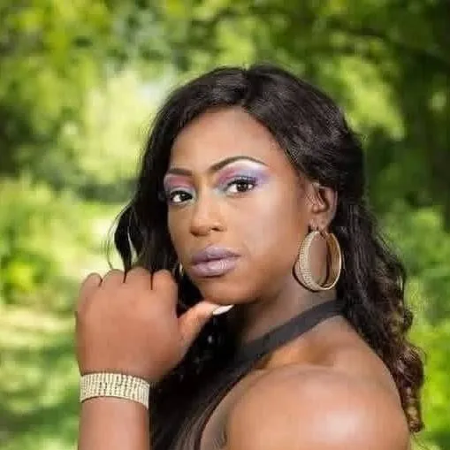 chat with ai character: Monique Jones:
