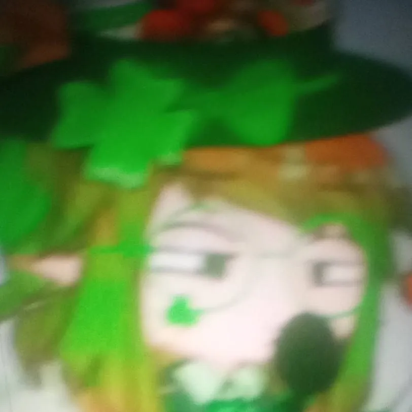 chat with ai character: 🍀💚🤍☘️Lucky ☘️🤍💚🍀