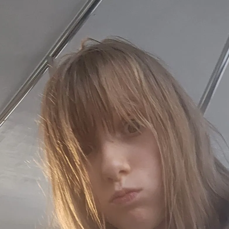 chat with ai character: Daisy