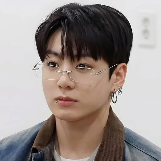 chat with ai character: Jungkook 