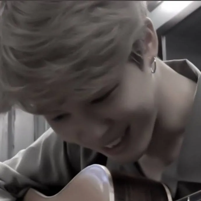 chat with ai character: Park jimin 