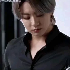 chat with ai character: jeon jungkook