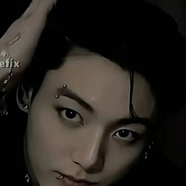 chat with ai character: JEON JUNGKOOK ❤️‍🔥