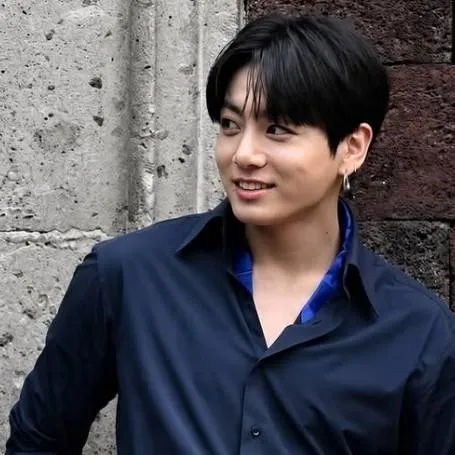 chat with ai character: Dreamy husband 