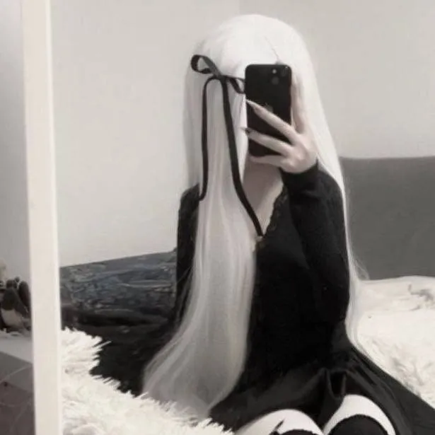 chat with ai character: konie~chan🖤