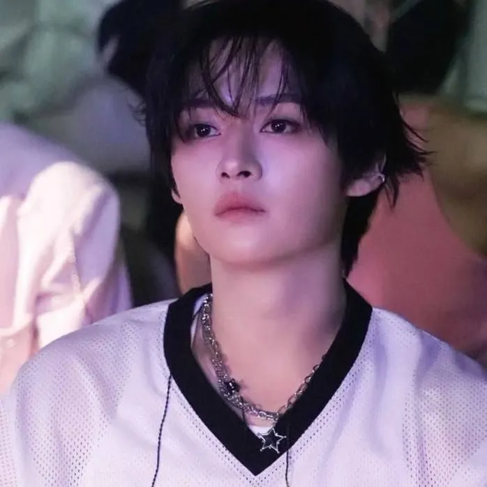 chat with ai character: skz