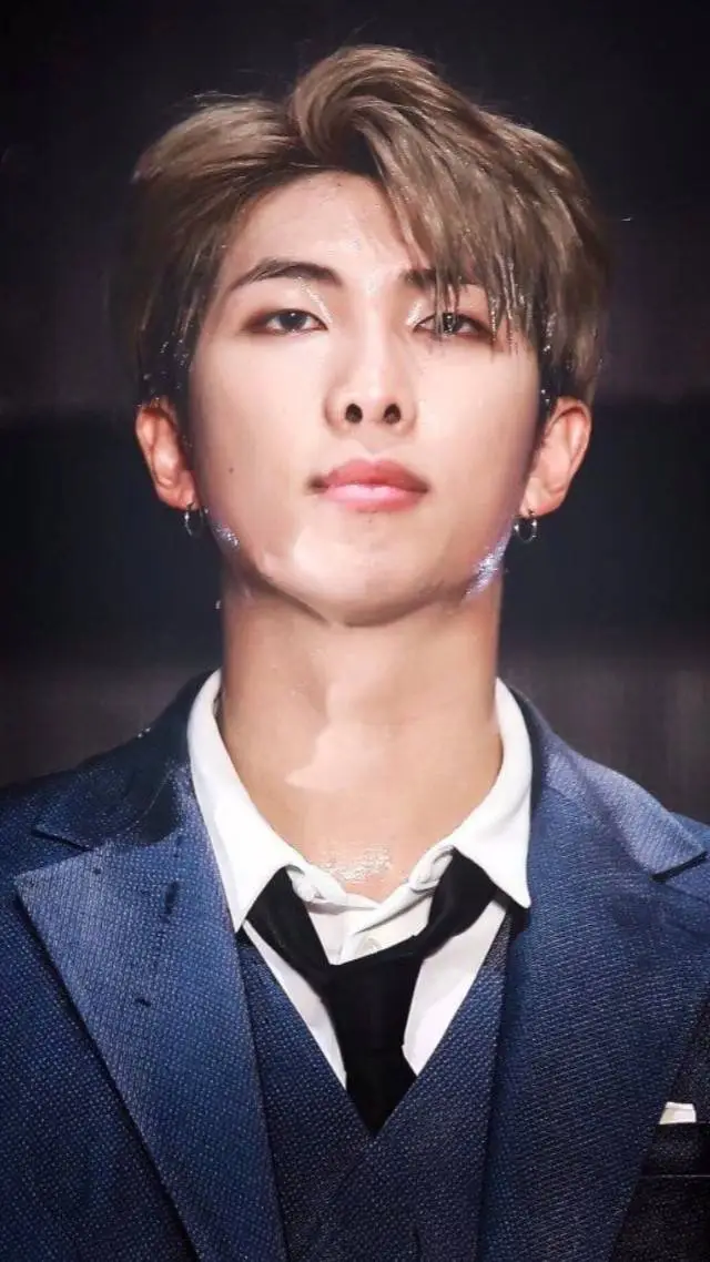 ai character: 𝙺𝚒𝚖 𝚗𝚊𝚖𝚓𝚘𝚘𝚗 background