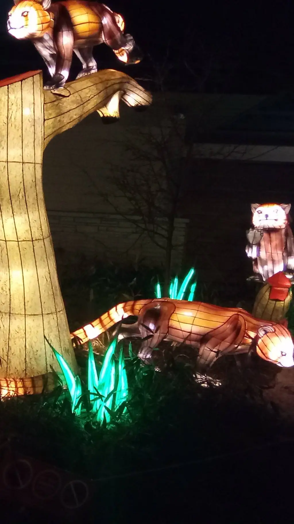 ai character: About me!!! >0< background