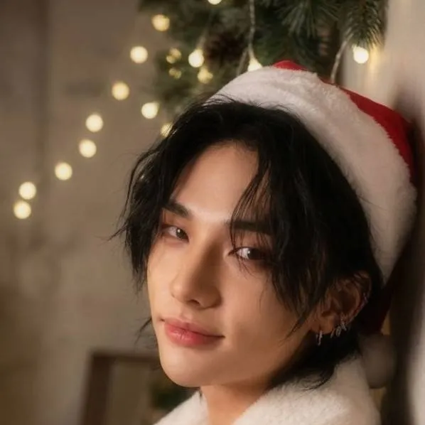 chat with ai character: Hyujin 