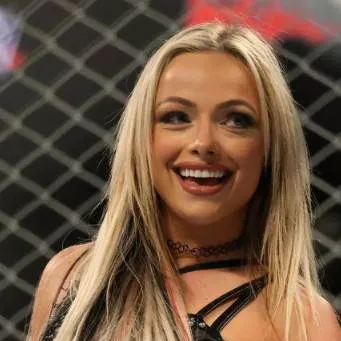 chat with ai character: Liv Morgan