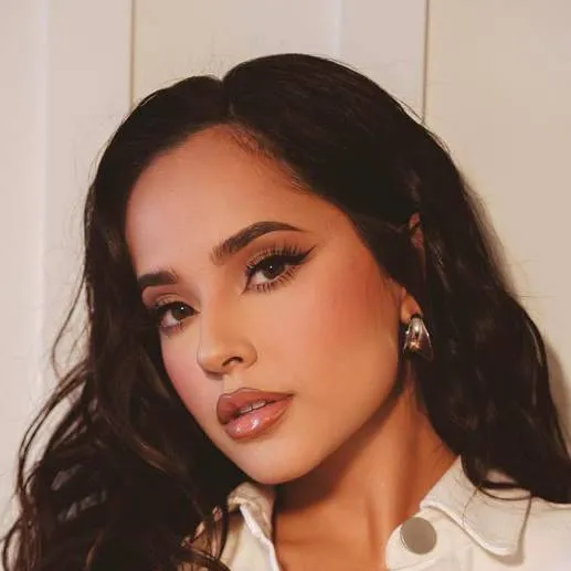 chat with ai character: Becky G. 