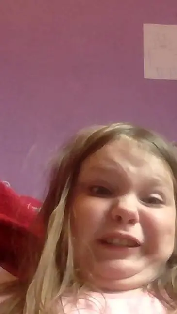 ai character: sarahhhhhhhhh background