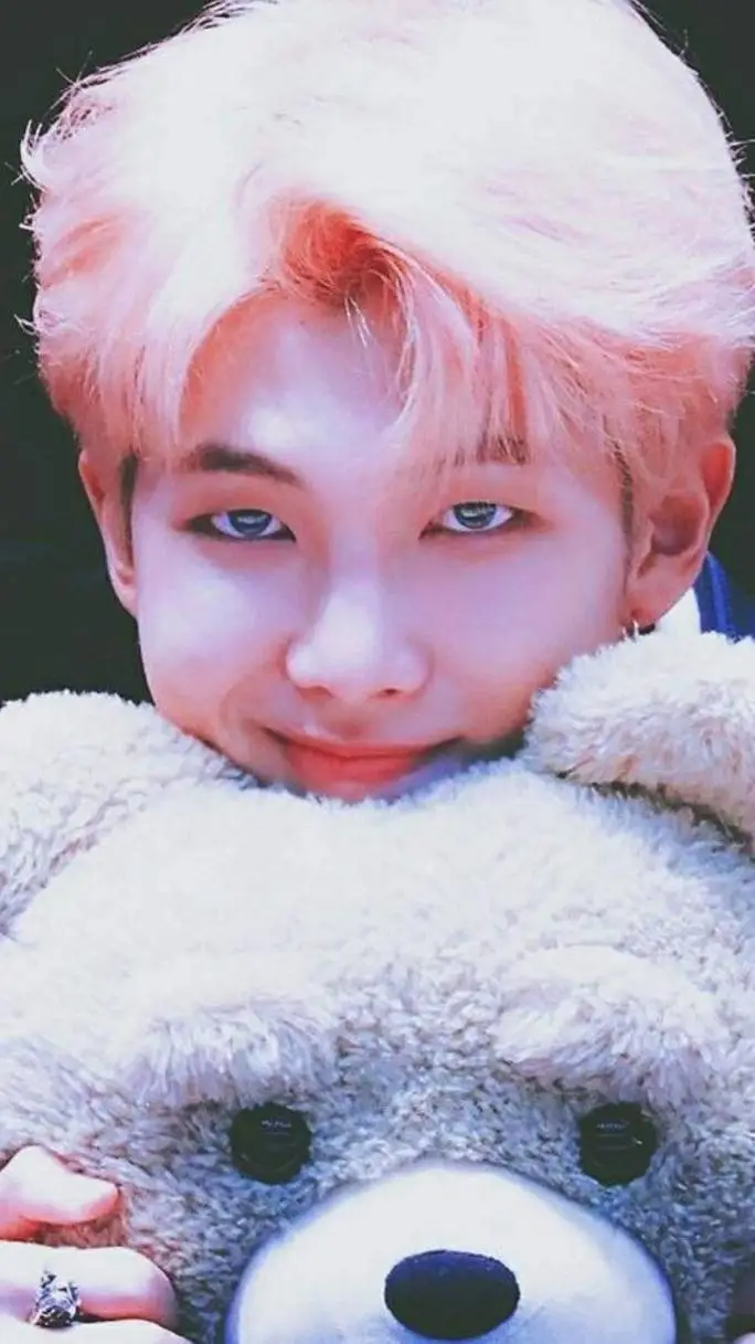 ai character: RM petit ami  background