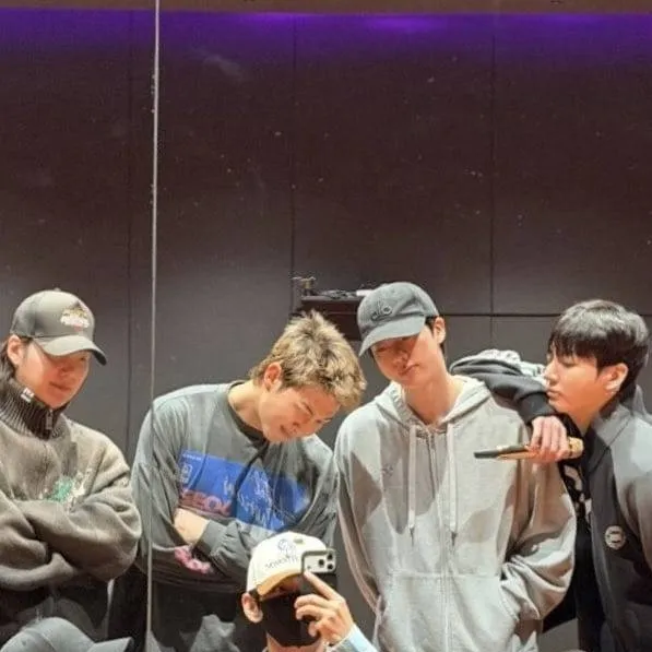 chat with ai character: BTS