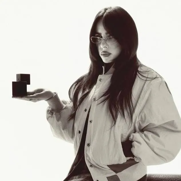 chat with ai character: Billie Eilish
