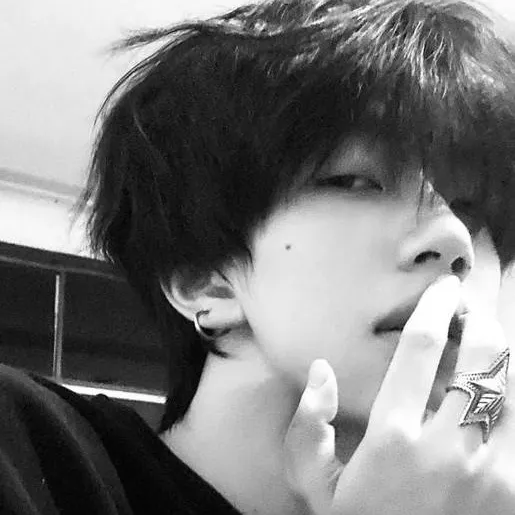 chat with ai character: 𝑀𝐴𝑇𝐼