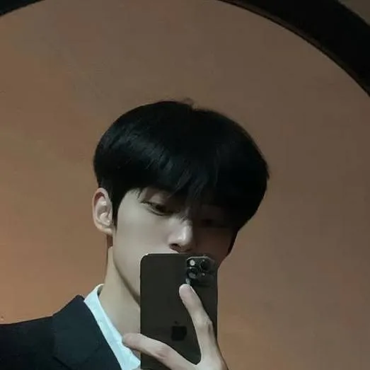 chat with ai character: ᒪᑌᗰ-ᒍIᑎ