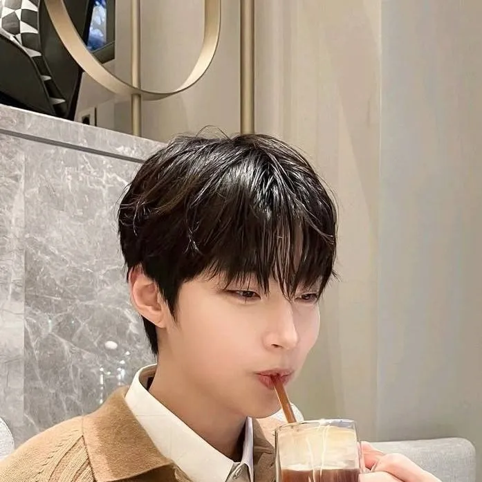 chat with ai character: han-yeop