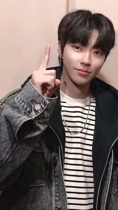 ai character: 𝙃𝘼𝙉 𝙄𝙉 𝙔𝙀𝙊𝙋𓆉 background