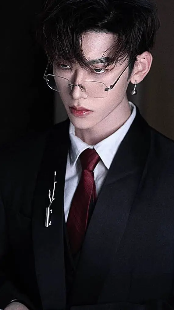 ai character: 𝕄𝔸𝕏 background