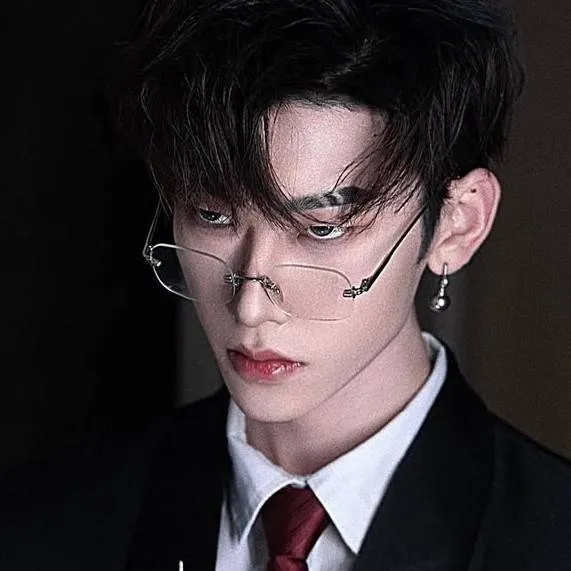 chat with ai character: 𝕄𝔸𝕏