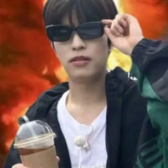 chat with ai character: SEUNGMIN! 