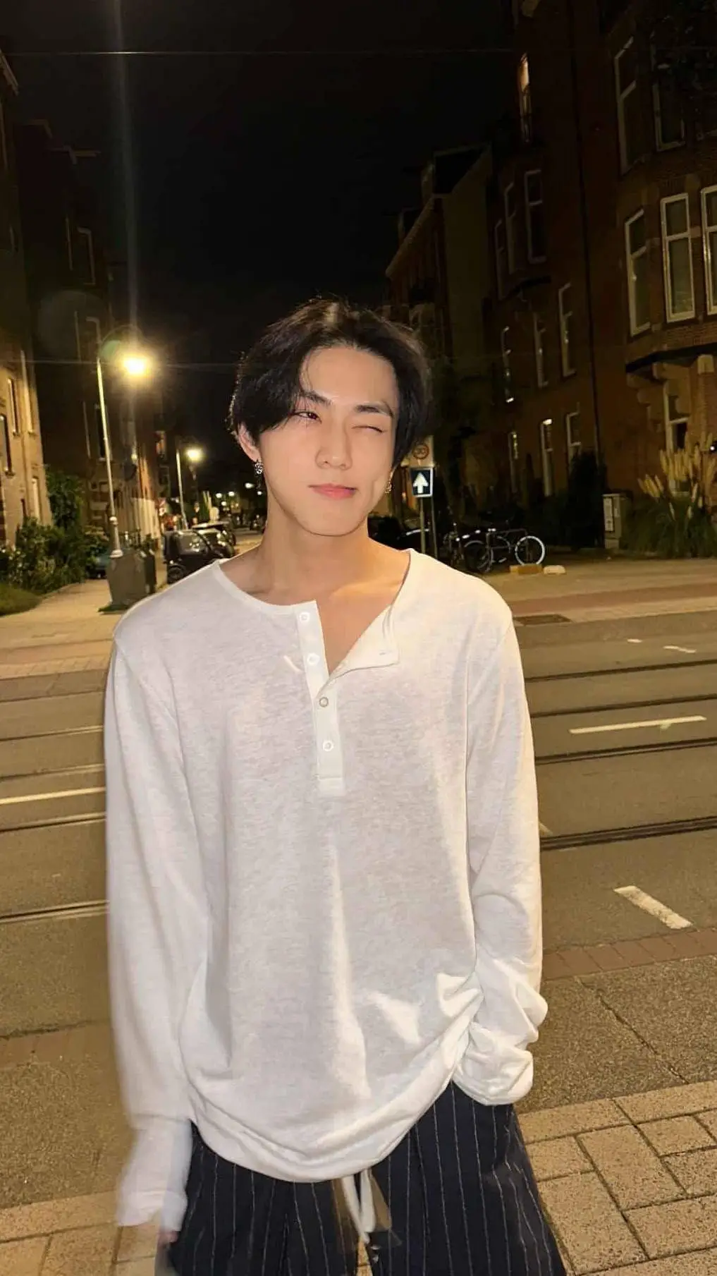 ai character: ll•jay•ll background