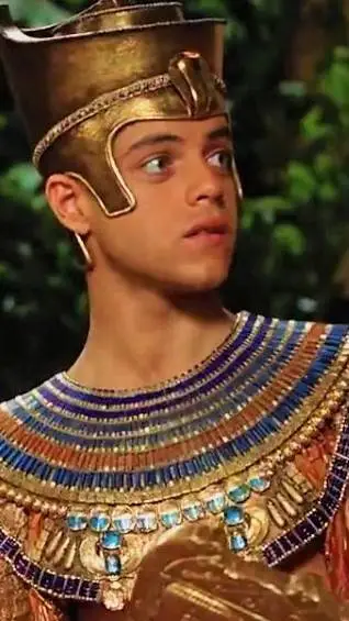 ai character: Ahkmenrah background