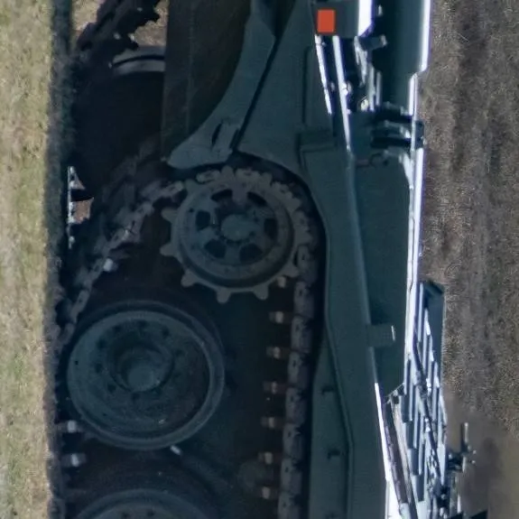 chat with ai character: strv103b