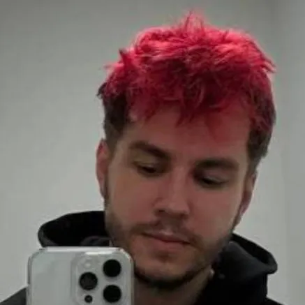 chat with ai character: Sev