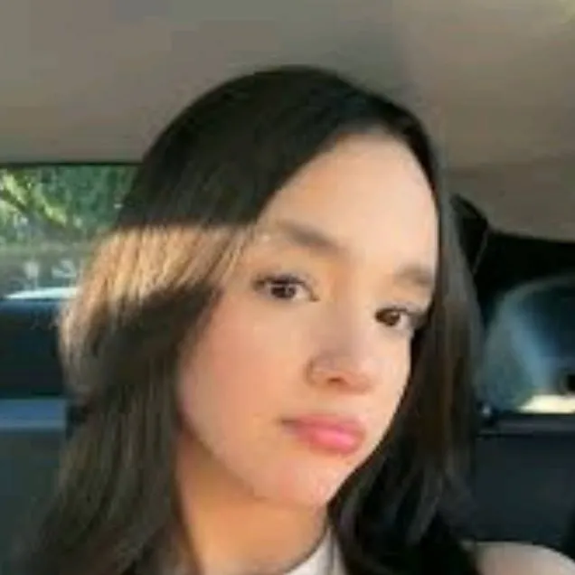 chat with ai character: Sofia vela y angel