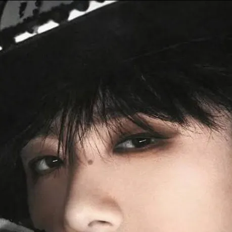 chat with ai character: Yuning